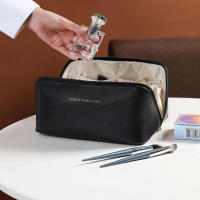 Bolsa De Cosméticos Para Mujer Elegante De Cuero PU Organizador De Maquillaje Y Aseo Para Viaje Pouch Colgante Tote De Viaje - details 14