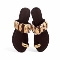 Sandalias mujer vaca animal print cow, detalles dorados y anillo separador, planta del pie plana y acolchada, cómodas y ligeras tendencia 2025 tulipano - details 2