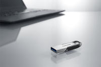 SanDisk Ultra Flair Memoria flash Pendrive USB 3.0 Tipo A de 32 GB, 64 GB, 128 GB, 256 GB, 512 GB, con carcasa de metal duradera y elegante y hasta 150 MB/s de velocidad de lectura, Color negro/plateado - details 3