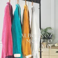 QUALITY TOWELS. ALBORNOZ MUJER ENTALLADO modelo LADY de rizo de 400grs. Cuello semichimenea y cierre con cinturón a juego. Disponible en varios colores. - details 0
