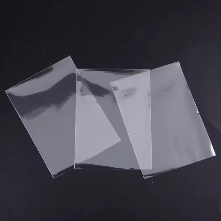 100Pcs Fundas De Tarjeta Transparentes 65x90 Para Juegos De Cartas Y Protección De ID Fundas De Película Para Colección - 1