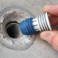 Tapón sellador hidroexpansivo de tubos pasamuros (21 mm de diámetro). Se expande con el agua sellando los agujeros de muros tras el encofrado. Sellador estanco. Fácil colocación. - ANTIHUMEDADES - details 1