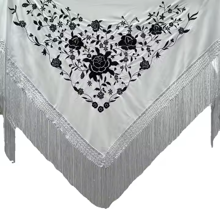 Mantón Flamenco color blanco con bordado negro  – Bordado Floral    200 cm de largo por 90 cm de ancho, - 1