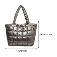 Bolso De Hombro Para Mujer De Invierno De Alta Calidad Tamaño Grande Con Plumas Abrazadera De Moda Bolsa De Brazo Desechable Satchel De Poliéster Con Cierre De Cremallera - details 12