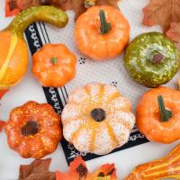 50Pcs Decoraciones De Halloween Con Calabazas Artificiales Hojas De Arce Conos De Pino Y Almendras Para El Hogar Adornos De Agradecimiento Mini Calabaza Falsa - details 4