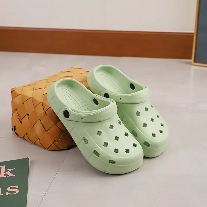 Nuevos Sandalias De Jardín Para Hombres Y Mujeres Verano 2024 Pantuflas De Baño Con Suela Suave Impermeables Y Moda Para Uso Exterior - 1