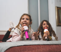DYNASONIC Micrófono Karaoke Bluetooth, Juguetes para niños y niña Microfono Inalámbrico Karaoke Portátil con Luces LED para Niños, Regalos Originales niños (Pack de 2 Micros) - details 3