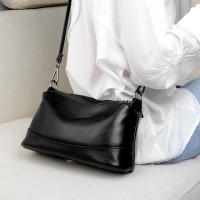 Nueva Moda Bolso De Hombro Para Mujer En Cuero PU Diseñador Marca De Lujo Bolsos De Mujer Estilo Messenger Versátil Tapa Con Cierre De Cremallera Y Hebilla - details 1