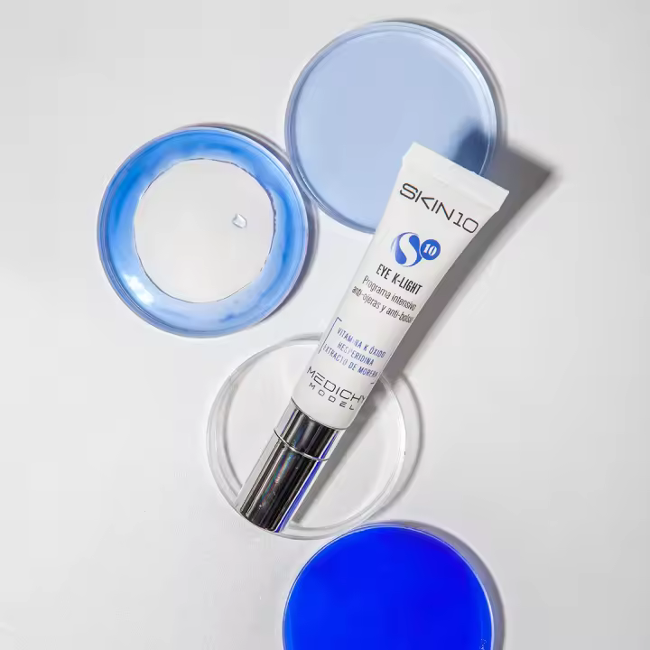Skin10 Eye K-Light 10ml · Tratamiento integral para bolsas y ojeras · Medichy Model - 1