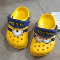 Sandalias De Verano Para Niños Anime Minions Kawaii EVA Zapatillas De Casa Playa Con Agujeros Zapatos De Draining Unisex - details 0