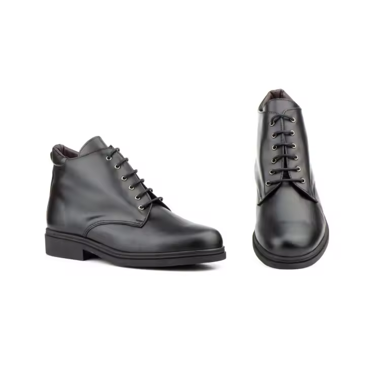 Mº1156 Negro  Hecho en España Botín Hombre Piel Negro Cordones Suela Cosida Numeración: 38-46 Marca: Ibérico Color: Negro BOTIN MUY COMODO CON PIELES MUY SUAVES Y CONFORTABLE PARA EL PIE BUENA SUJECCION Y COMODIDAD CON ELEGANCIA - 1