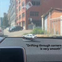 Encantos Dinámicos Para Coche Que Sigue Gira Del Vehículo Decoración Creativa De Consola Central De Novedades Resina Alta Calidad - details 4
