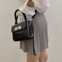 Bolso Cuadrado Pequeño Para Mujer Con Patrón De Cocodrilo Moda Versátil De Alta Gama Bolso De Mano De Hombro Y Cruzado - details 17