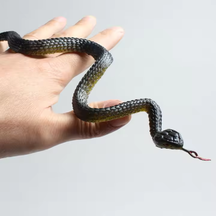 Juguete Realista De 45cm En Color Verde Anaconda De Goma Para Eludir Pájaros Accesorios De Piñata Para Halloween - 1
