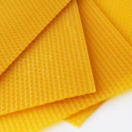 L'Abella Mel - Vela Natural y Artesanal 100% de Cera de Abeja Hecha a Mano | Vela Pura Textura Panal Bujía Vela de Miel Sin Parafina de España - Pack de 1 Velas. Contiene 1u de 6x6x20cm - 1