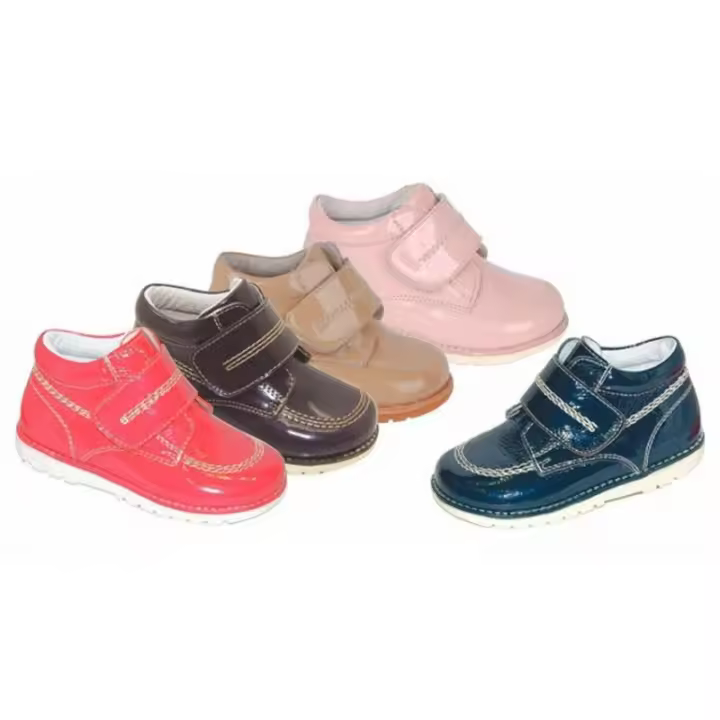 Botas tipo kikcers con charol - 1