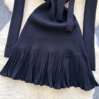 Vestido Corto Tejido Y2K Para Mujer Con Botones Cuello En V Diseño De Corbata Slim Para Oficina Estilo Chic Temporada Otoño - details 5