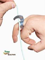 Anillo corta macarrón metálico. Nº 12 o 22 mm. Fabricado en ligero aluminio con cuchilla de acero. Permite manipular o cortar el hilo con las dos manos continuamente sin necesidad de usar una navaja o cuchillo - details 2