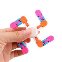 Juguete De Desestresor Para Niños Y Adultos 1pcs Variedad De Giro De Dedo Cadena Juego Parentezco Cuatro Enlaces Juguete De Escritorio Fidget Spinner - details 0