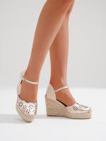 Cuñas de Esparto con Detalles Calados, Alpargata de Cuña de Yute con Hebilla para Verano, Sandalias de alpargatas de cuña alta con aberturas florales, Boho Chic - details 0