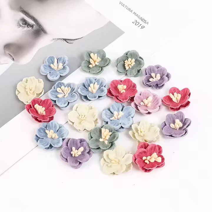 10/20Pcs Cabezas De Flores Artificiales Daisy 2cm Para Decoración De Hogar Boda DIY Manualidades Regalos Accesorios - 1