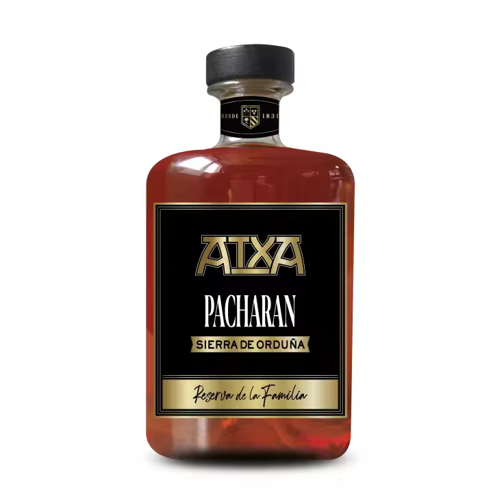 Destileria Acha - Pacharán premium ATXA Sierra De Orduña - Botella de 700 ml.  Producto 100% natural - 1