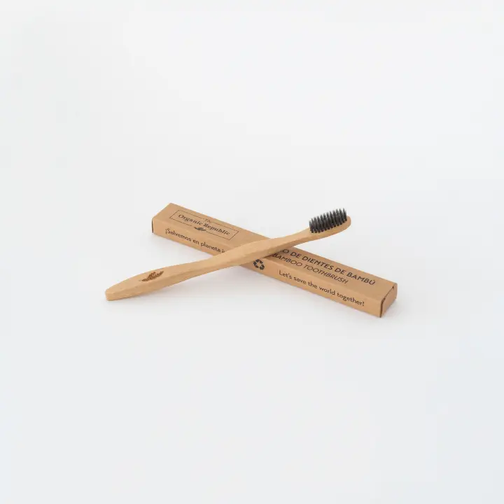 The Organic Republic - Cepillo de Dientes de Bambú Biodegradable con Cerdas de Carbón Activo - 1