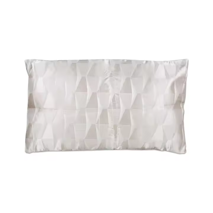 Cojín Decorativo Champagne Geométrico Satinado con Brillos Sutiles - 1