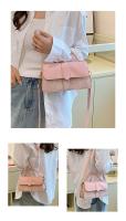 Bolso De Hombro Para Mujer Estilo Versátil 2025 Moda Texturizada Cuadrado Pequeño Bolsa De Mensajero Versátil Bolsa De Comercio - details 3