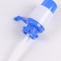 Bomba Manual Para Botella De Agua Con Tubo Y Tapa Cortos Adicionales Apta Para Mayoría De Botellas De 5 Galones Plástico - details 2