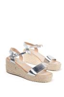 Lyla Wang sandalias doradas con cuña de esparto diseño trenzado y elegante cierre perfectas para el verano - details 6