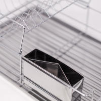 Escurreplatos Jocca con gran capacidad de almacenaje, bandeja recoge gotas y cesta para cubiertos. Se monta y desmonta fácilmente para guardarlo sin ocupar casi espacio. Realizado en resistente y duradero hierro cromado - details 3