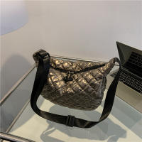 Bolso De Hombro Para Mujer Vintage De Nylon Impermeable Y Casual Bolso Hobo Crossbody Con Cierre De Cremallera Interior Líquido Suave - details 3
