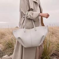 Bolso de mano de cuero vegano de gran capacidad con asa superior para mujer, bolso de hombro de moda con asa superior、Bolso de mano de color sólido para mujeres, material de cuero de vaca, bolso de axila, moda SO - details 3