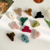 Mini Pinza De Pelo De Peluche Nueva Para Mujeres Y Niñas Estilo Temperamento Diverso Tamaño Pequeño Accesorios De Cabello De Veludo De Oveja Lindo Y Decorativo - details 3