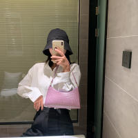 Bolso De Hombro Retro Con Patrón De Cocodrilo Para Mujer En Cuero PU Bolso De Bocina Estilo Francés Bolso De Mano Casual Monedero Tote - details 5