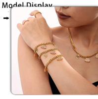 Encanto Zirconia Acero Inoxidable Pequeño Árbol Guante Alce Colgante Collar Gotas de Aceite Verde Elementos de Navidad - details 4