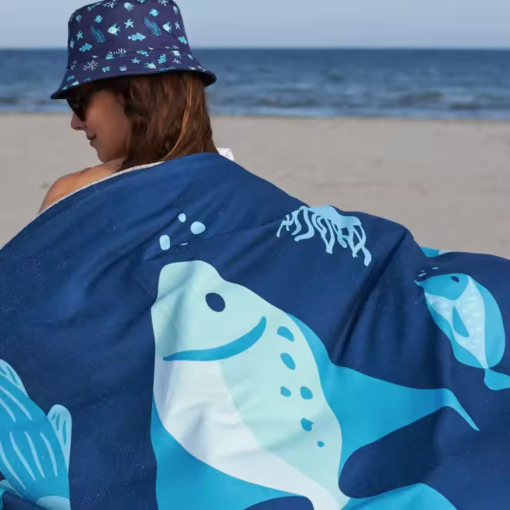 Toalla de Playa Grande,Toalla para gimnasio y piscinas, 100 X 160 cm, 100% Poliéster, Ultra-ligera y Secado rápido, Toalla de Camping con diseño original "Peces" - 1