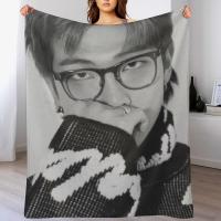 Manta Grande Personalizada RM Namjoon Manta De Terciopelo Coral Para Adultos Estilo Moderno Adecuada Para Viajes Y Hogar - details 8
