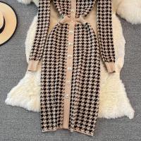 Vestido Largo De Punto Vintage REALEFT Para Mujer Cuello V Manga Larga Botones Estilo Clásico Otoño Invierno Talla Regular - details 16