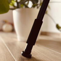 HxG Barra de Dominadas Ajustable · Extensible de 62–100 cm · Acero Reforzado · Agarre Antideslizante · Soporta hasta 100 kg · Montaje sin Taladro o Atornillada · Multifuncional para el marco de Puerta o Pared · Color Negro - details 0