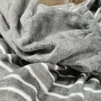 Pijama De Flannel Invierno Para Hombres Con Estampado De Rayas Y Mangas Largas Abrazadas Ropa De Dormir Casual Cómoda Talla Elástica - details 5