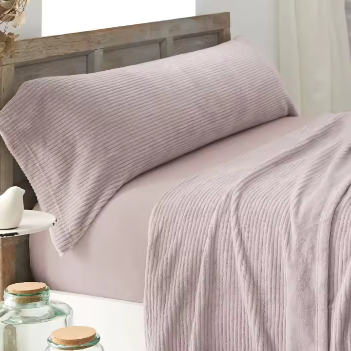 Sábanas de coralina. Diseño 965. BURRITO BLANCO. Incluye sábana encimera, bajera y 1 o 2 fundas de almohada. Efecto canalé. Disponible en color Nude. 100% poliéster. Tamaños 90, 105, 135, 150, 150-160, 180 y 200cm. - 1