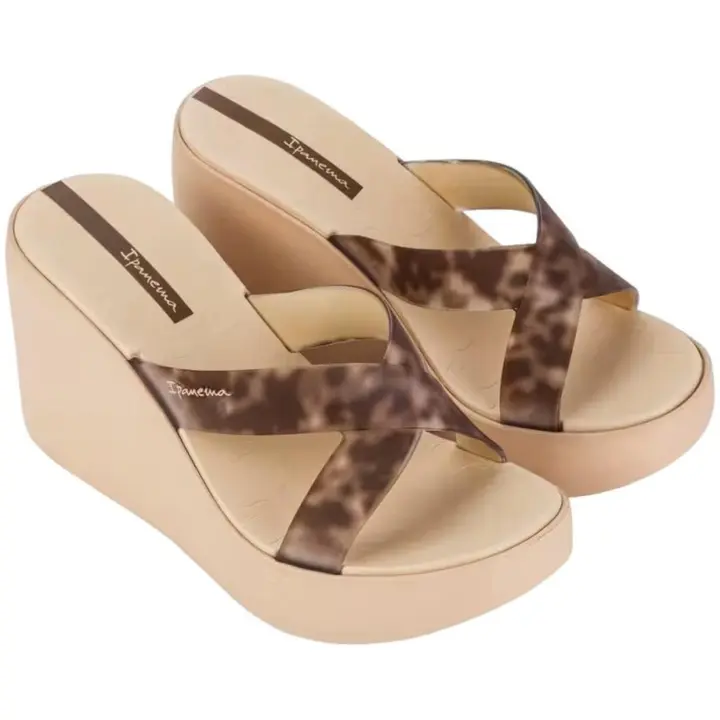 Calzado Lifestyle marca Ipanema modelo Ip 83520-Aq407 Beige/Clear para mujer - 1