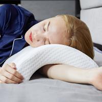 Almohada De Memoria Para Parejas Almohada De Braza Almohada De Viaje Forma Arco Uso En Cama Y Masaje Relleno De Espuma De Memoria - details 1