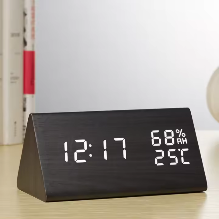 Reloj despertador digital LED de madera con control de sonido y pantalla digital de temperatura y humedad para el hogar. - 1
