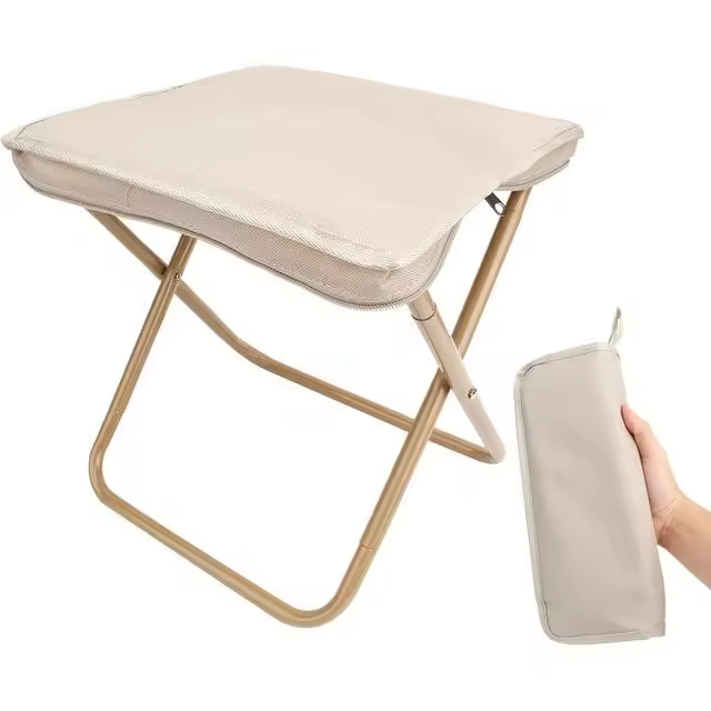 Taburete de camping, taburete plegable de 11 pulgadas de alto con bolsa de transporte, peso ligero de 1,4 libras, soporta hasta 300 libras, adecuado para viajes, senderismo, pesca, picnic, barbacoa - 1