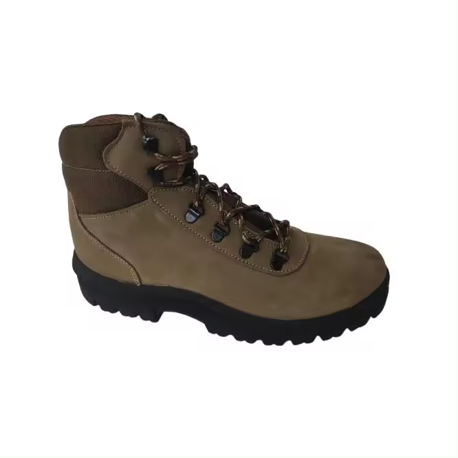 Mº975 KAKI MARCA POSTIGO BOTA DE TRABAJO FABRICADA EN PIEL NOBUCK HIDROFUGADO CON FORRO DE TEJIDO Y SUELA DE PVC Bota de trabajo fabricada en piel nobuck hidrofugado combinado con tejido resistente a la abrasión en color  altamente resistente. - 1