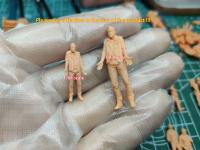 Modelo De Resina 1/64 1/43 Escala Joven Hombre Sentado En El Suelo Miniatura Diorama No Pintado Manualmente S522 Para Adultos - details 0