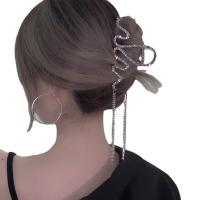 Grande Pinza De Cabello Con Lentejuelas Y Cadena De Lujo Para Mujer Pinza De Trenzado Decorativa Moda Invierno 2023 - details 4
